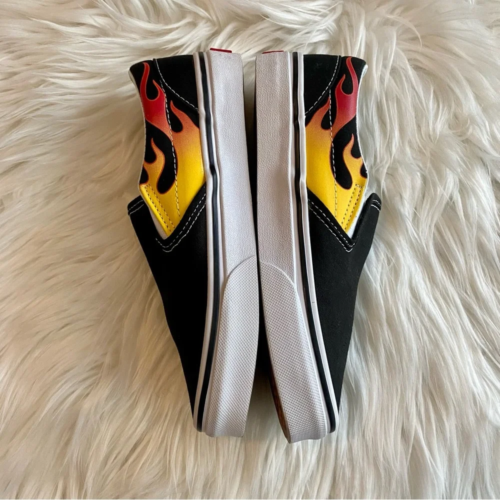 Kids classic slip on flame vans